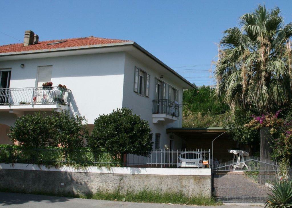 B&B Ai Tre Archi Spotorno Exteriér fotografie